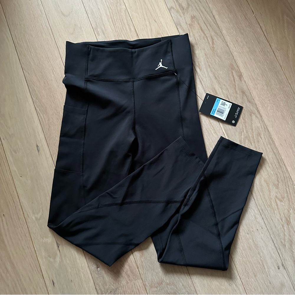 Women's Jordan Essential Crop Leggings in Black, Tight Fit (BRAND NEW; NWT)